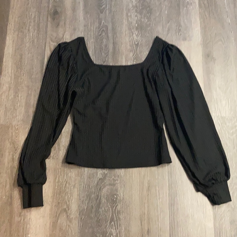 Black going out top, square neck low back